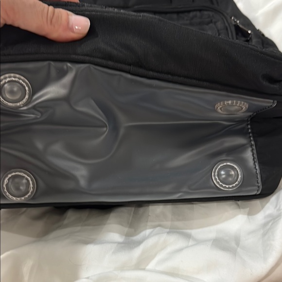 NWOT Lug Mini Puddle Jumper Convertible Black Tote Bag - Picture 2 of 10